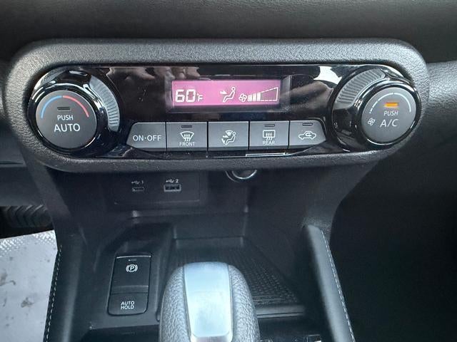 2021 Nissan Kicks SR