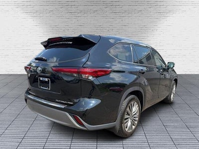 2022 Toyota Highlander Platinum