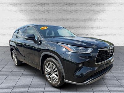 2022 Toyota Highlander Platinum
